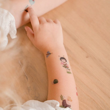 <tc>Little Dutch</tc> Temporäre Tattoos Rosa und Freunde